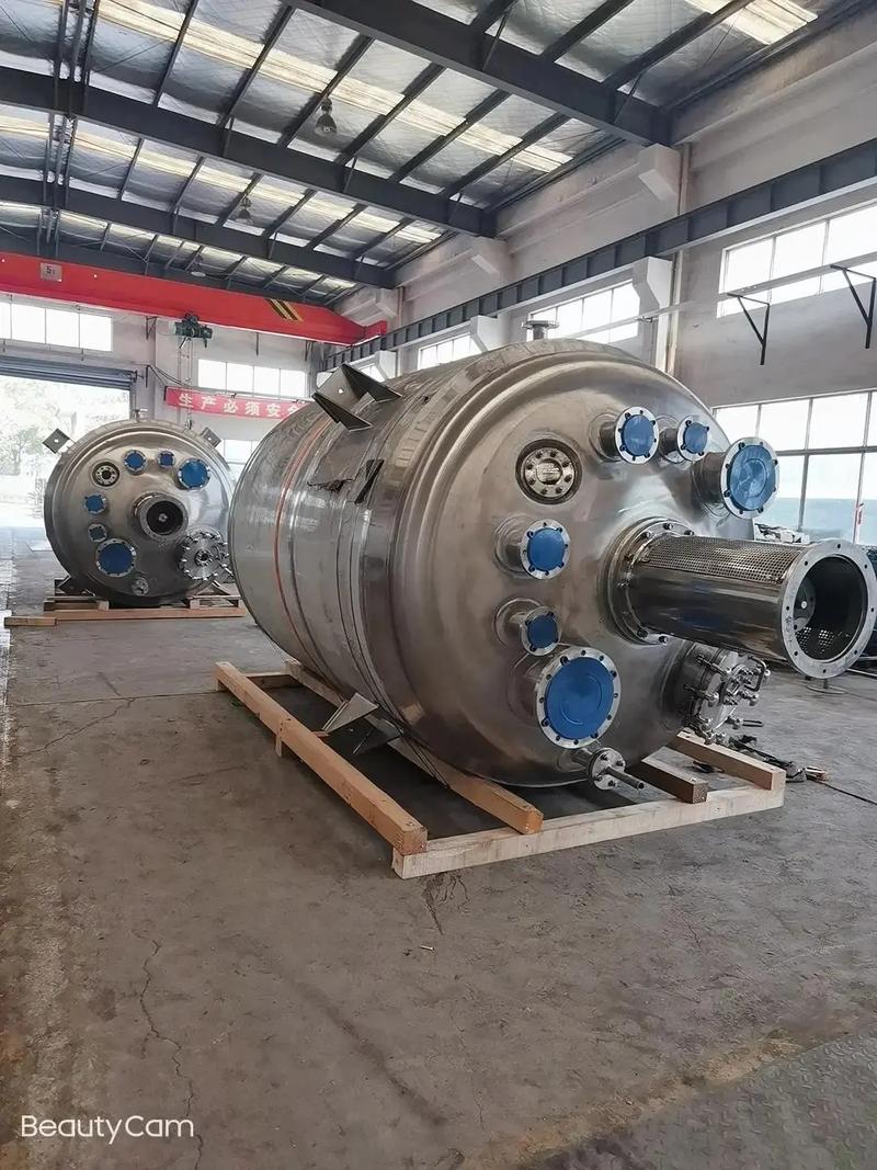 不銹鋼反應釜批量制作.攪拌式反應釜壓力容器化工設備 拋光